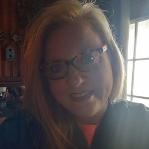 Meet your Posher, Valerie